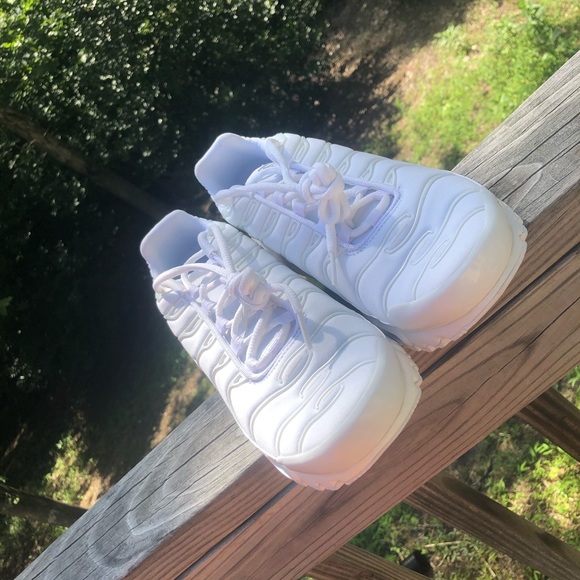 Nike Air Max Plus White - Picture 3 of 8